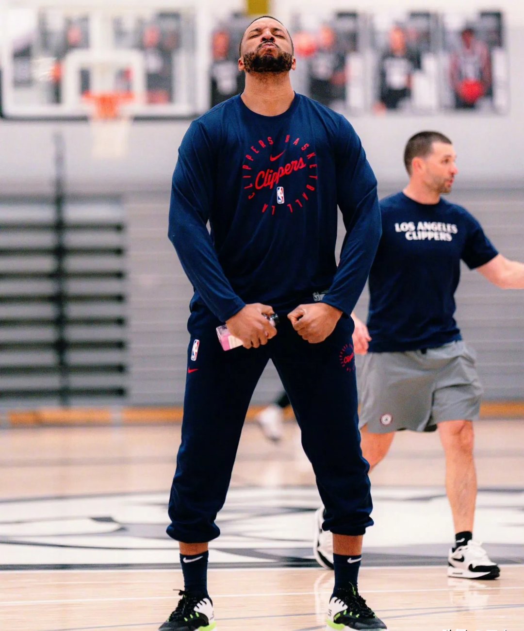 满冠体育在线登入-关于从转会期托特纳姆备战中超到洛杉矶快船扳平良机备战NBA季后赛，关键时刻密尔沃基雄鹿篮板制胜的信息