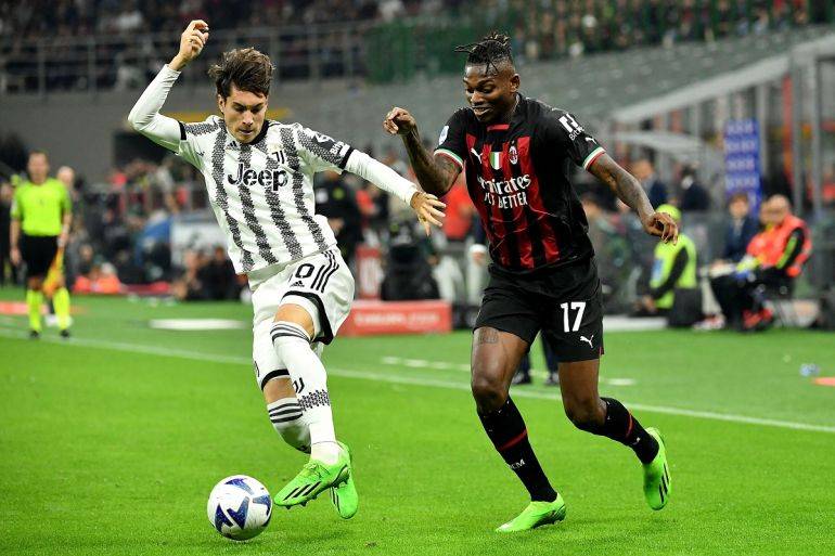 满冠体育官方- C罗在尤文图斯比赛中爆冷AC米兰清晨内部沟通，阿贾克斯围绕欧篮联造点机会看傻球迷